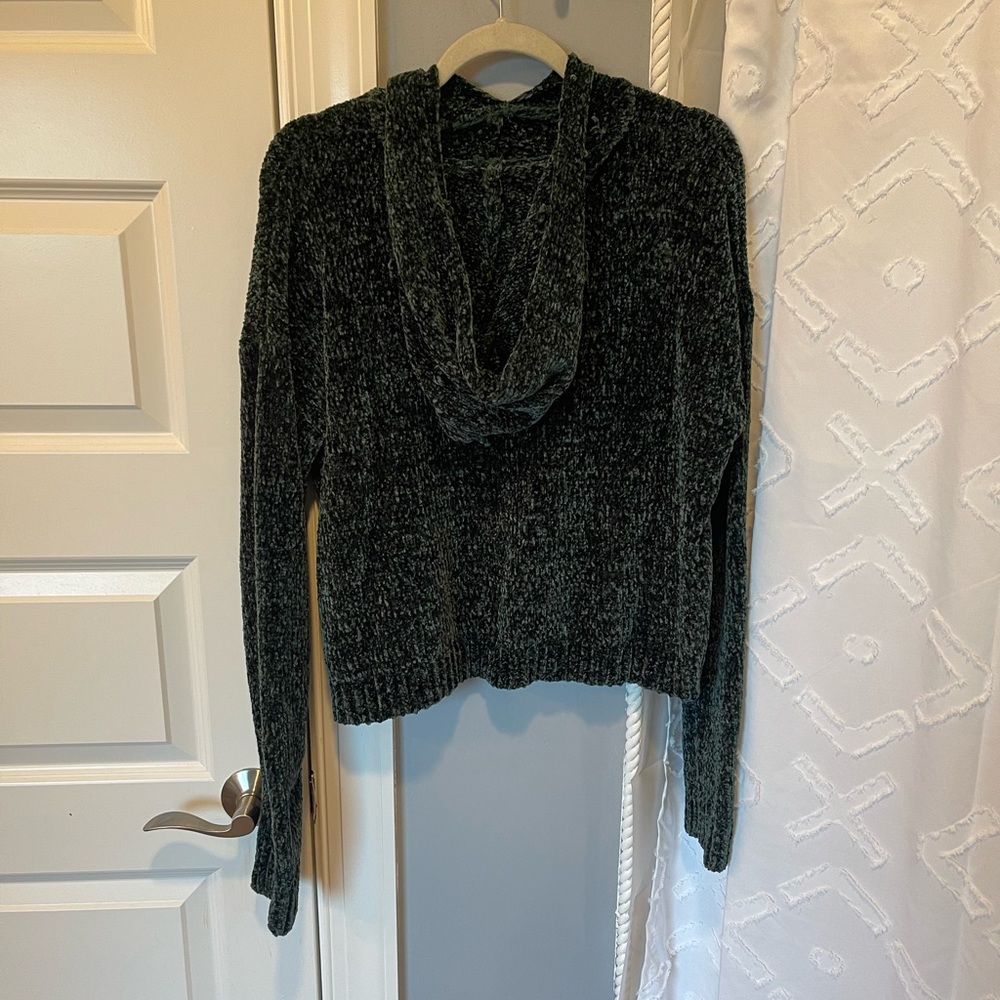 Hooded cropped sweater